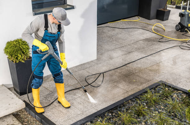 Best Commercial Pressure Washing  in Lakewood Park, FL